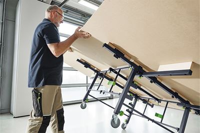 Große Platte wird mit MFT angehoben