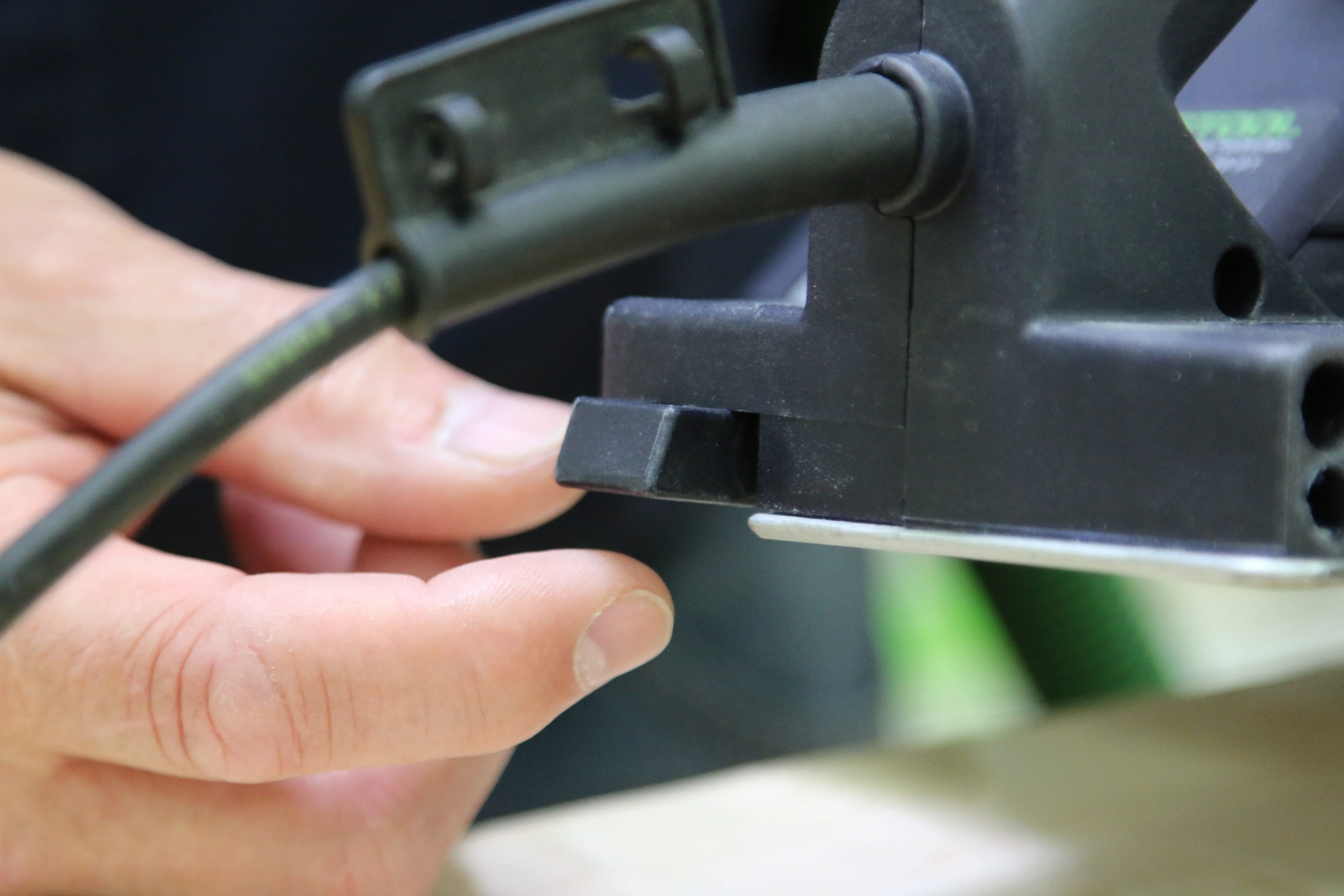 Stützfuß arretieren