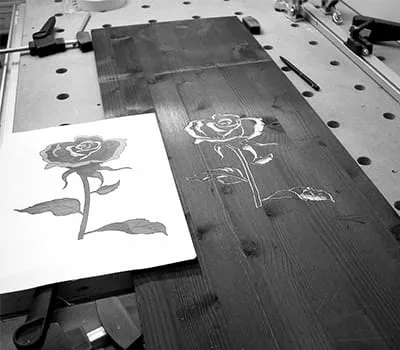 Bilder und Buchstaben in Holz fräsen mit der Oberfräse