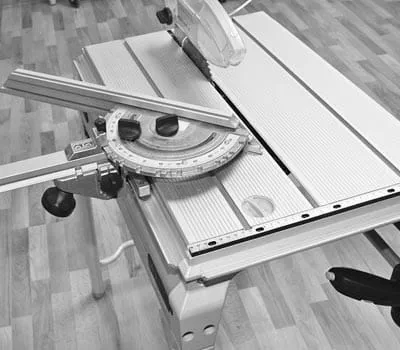 Die Säge einstellen