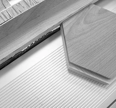 Schablone an Winkelleiste vorbei führen