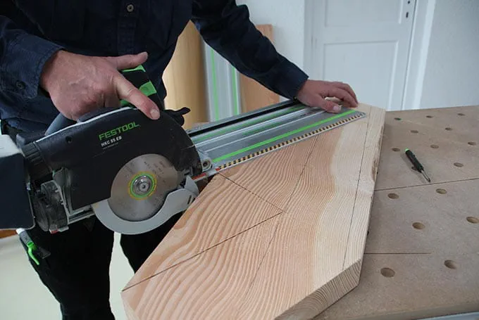 Perfekte Treppenwangen selber machen: Vermeiden von Beschädigungen durch vorsichtiges Sägen Perfekte Treppenwangen selber machen: Vermeiden von Beschädigungen durch vorsichtiges Sägen