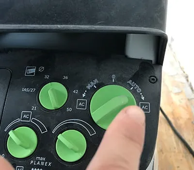 Einschaltknopf auf AUTO