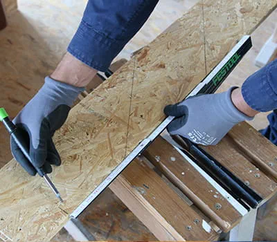 Restmaß an Schablone antragen.