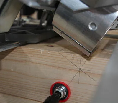 Kervenfräse seitlich ausrichten