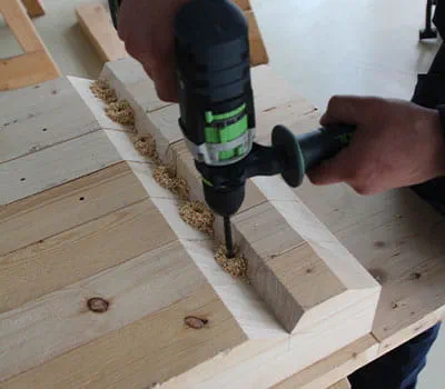 Bohrungen im Kerveneck zur Sparrenbefestigung