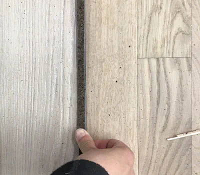 Streifen ansetzen und andrücken