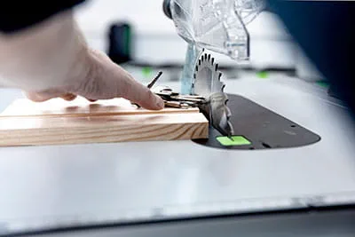 Die Festool Tischkreissäge TKS 80 mit der SawStop Technologie