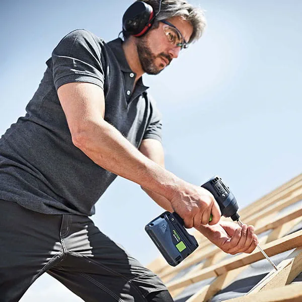 Der Festool Akku-Schlagschrauber TID 18 im Einsatz auf der Baustelle
