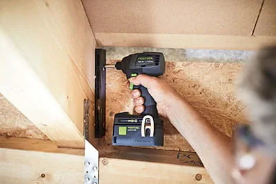 Der Festool Akku-Schlagschrauber TID 18 im Einsatz auf der Baustelle